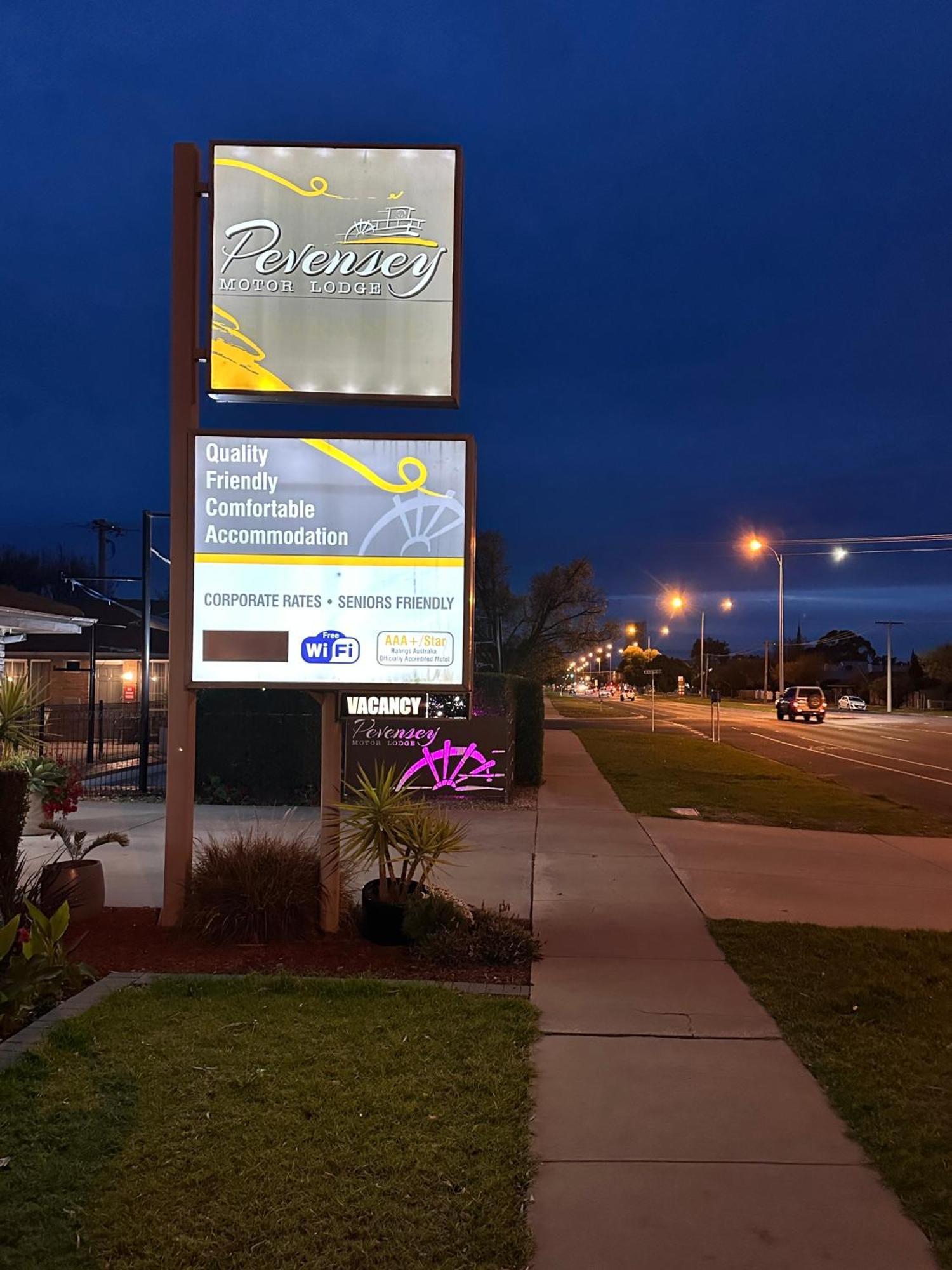 Pevensey Motor Lodge Echuca Exteriör bild
