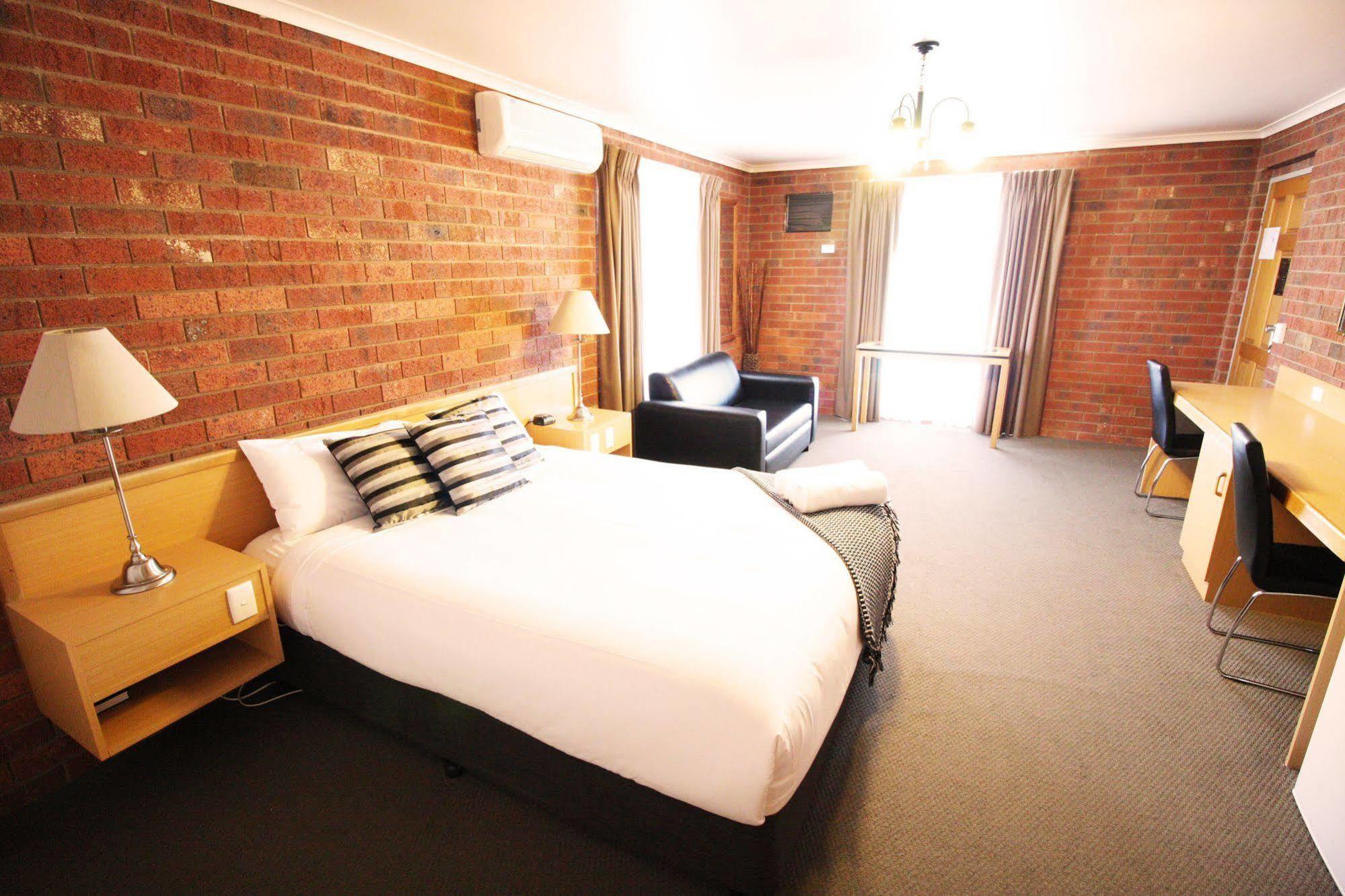 Pevensey Motor Lodge Echuca Exteriör bild
